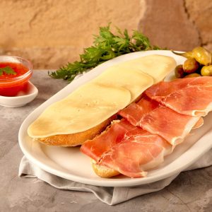 Baguette de jamón y queso