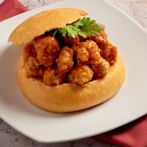 Mollete relleno de albondigas